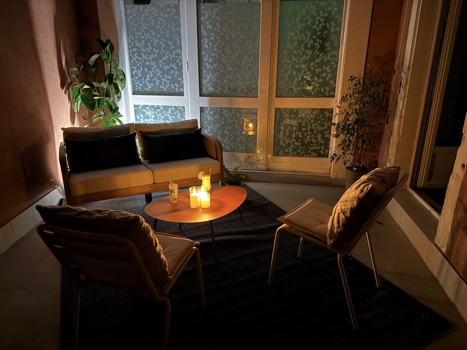 Un appartement climatisé avec terrasse et vue sur la ville, à 400 m du cœur médiéval d'Obernai. Parking privé gratuit, Wi-Fi, et tout le confort pour un séjour en Alsace.